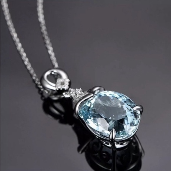 Natural Aquamarine Silver Chain Pendant Necklace - Picture 3 of 4